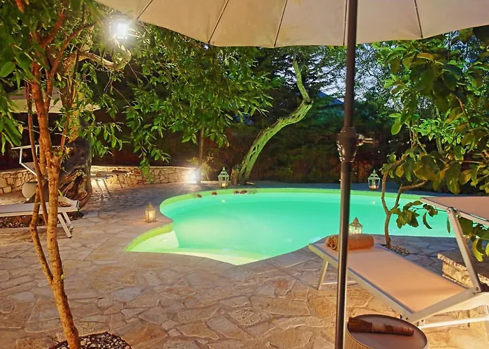 فيلة Prasini Luxury Oziás